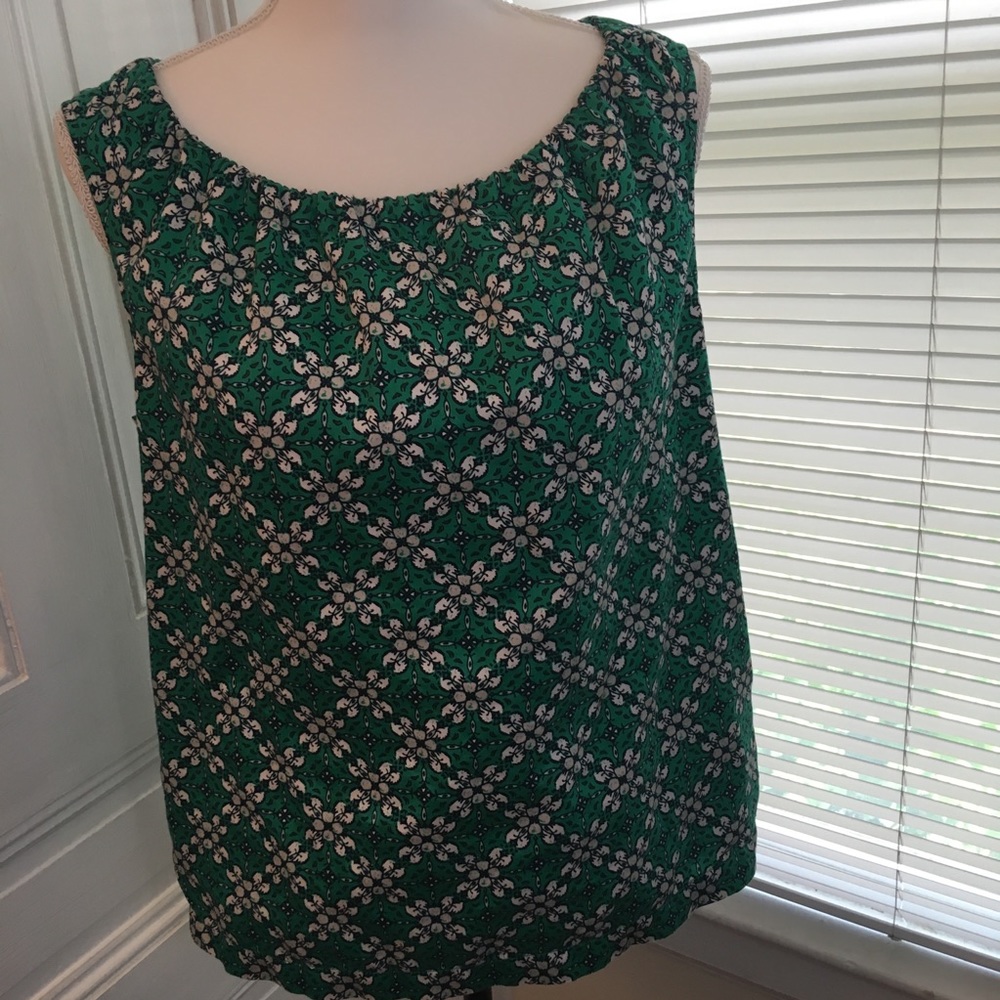 Vineyard Vines tank top size M